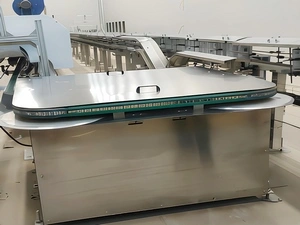 U-образный поворотный конвейер для корпусов банок